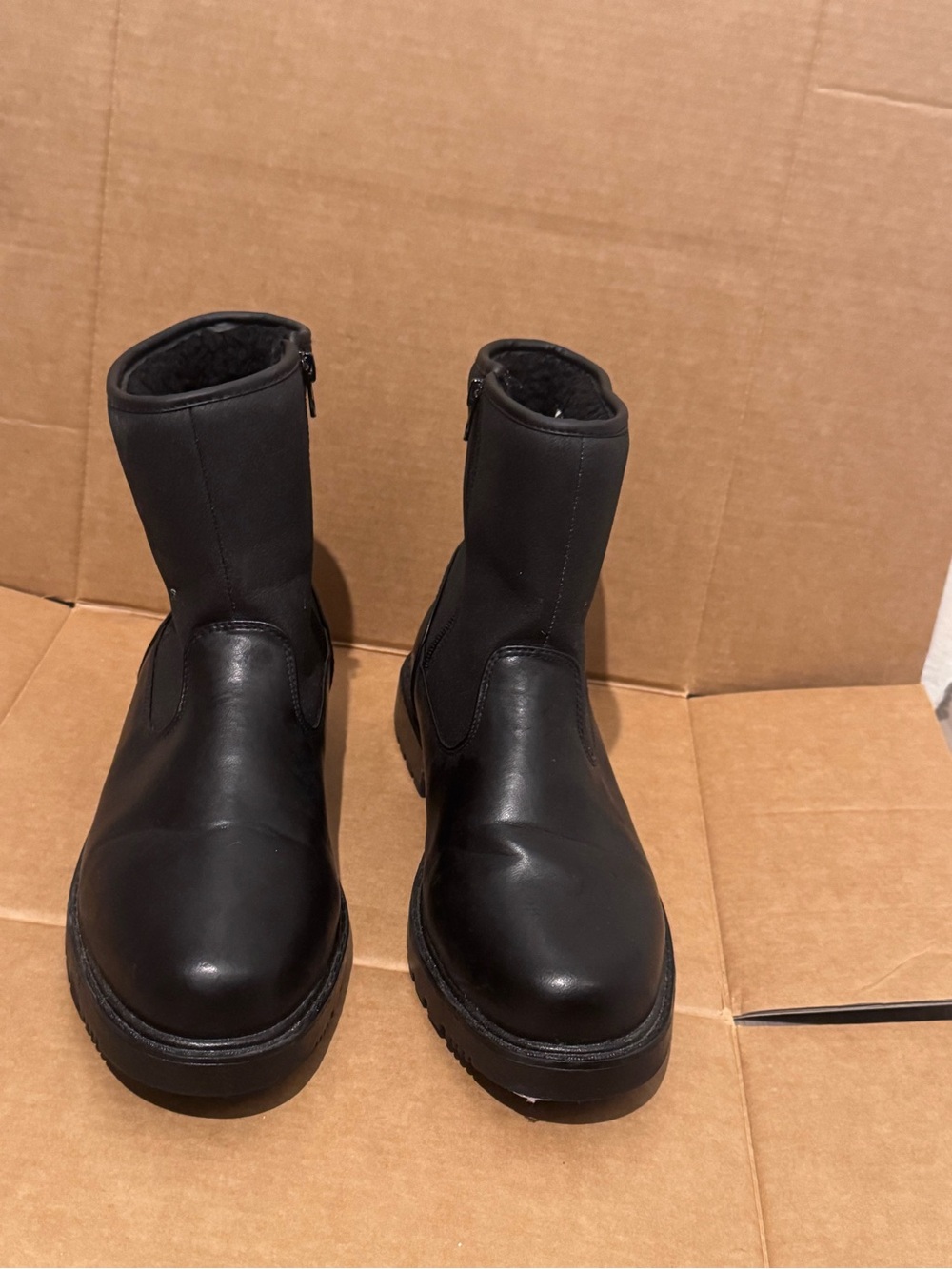 Men's Black Zip-Up Chelsea Boots